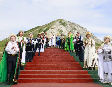 Радий Хабиров на празднике «Торатау йыйыны» посетил этно-юрты районов и городов Башкортостана