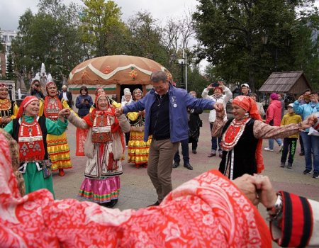 Радий Хабиров посетил уфимские фестивали «Мой любимый город» и «Есть!»