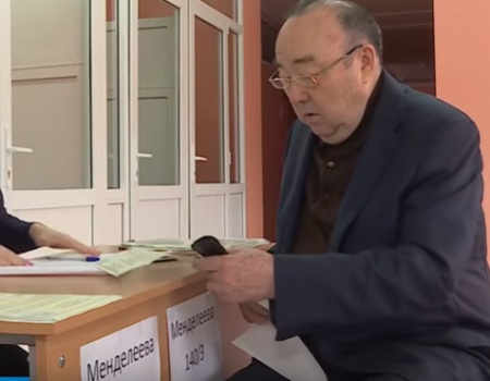 Первый президент Башкирии Муртаза Рахимов проголосовал за нового главу республики в Уфе