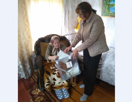 На выборах Главы Башкортостана проголосовала «золотая» бабушка