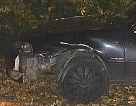 В Уфе задетый пьяным водителем припаркованный автомобиль скатился на двух 18-летних девушек
