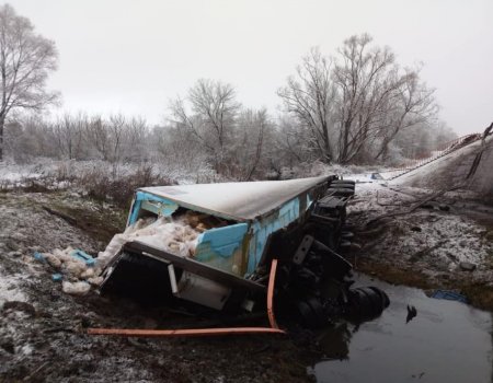 В ДТП с упавшей в реку фурой в Башкортостане погиб водитель из Пензенской области