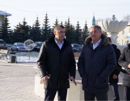 Радий Хабиров оценил новый фонтан и артобъекты в селе Буздяк