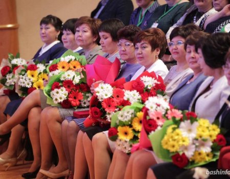 Стали известны имена ста сельских учителей Башкортостана, которые получат 600 тысяч рублей