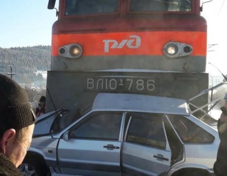 В Башкортостане автомобиль попал под грузовой поезд, водитель погиб