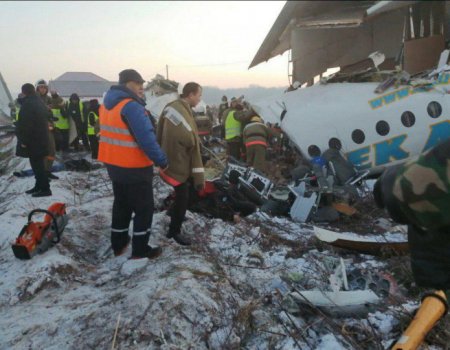 В Казахстане разбился самолет с 95 пассажирами