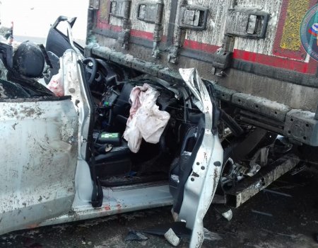 В Башкортостане семья попала в ДТП с грузовиком: родители погибли, ребенок госпитализирован