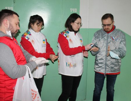 Радий Хабиров поблагодарил волонтеров - студентов БГМУ за участие в акции #МыВместе