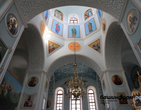 Глава Башкортостана попросил не приходить в церкви на Пасху