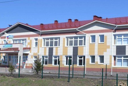 В селе Леуза Кигинского района открылись новые школа и детский сад