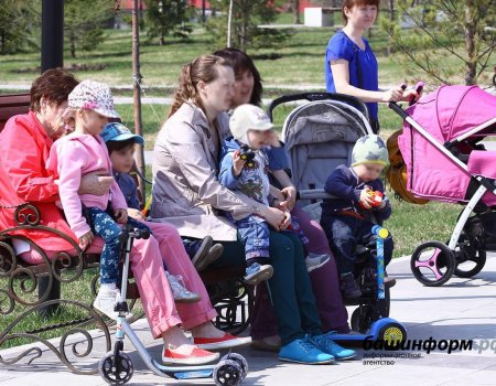 В июле всем российским семьям выплатят еще раз по 10 тысяч на детей до 16 лет