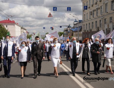 В Уфе впервые состоялся Парад медицинских работников