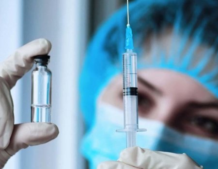 Минздрав назвал срок выпуска первой партии вакцины от коронавируса