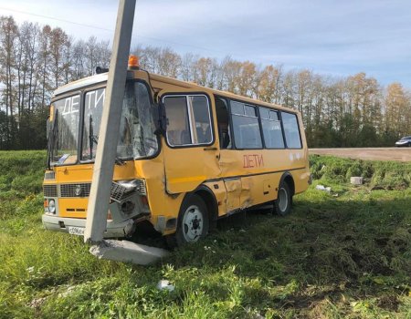В Башкортостане автобус с детьми попал в ДТП, есть пострадавший