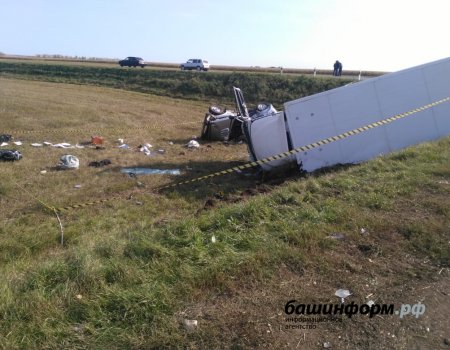 На трассе в Башкортостане в ДТП с участием фургона пострадали шесть человек