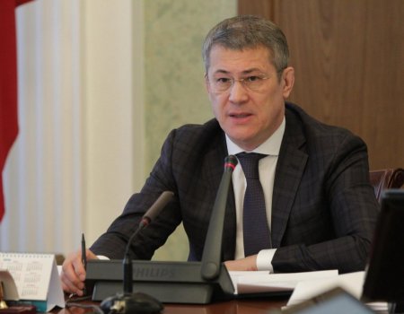 Глава Башкортостана призвал сократить публичные мероприятия