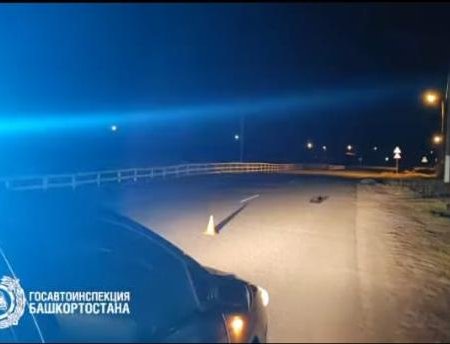 В Башкортостане на проезжей части обнаружен труп: разыскивается автомобиль красного цвета