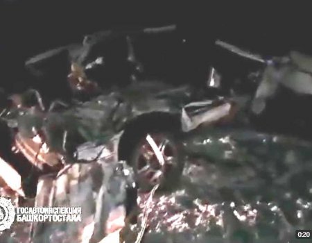 В Башкортостане во встречном ДТП с «КамАЗом» погиб водитель отечественной машины