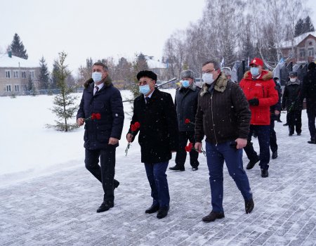 Центральный парк в селе Малояз в Башкортостане обустроили за 2,5 млн рублей