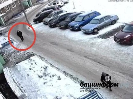 В Башкортостане незнакомец в белой маске преследует на улице школьников: родители бьют тревогу
