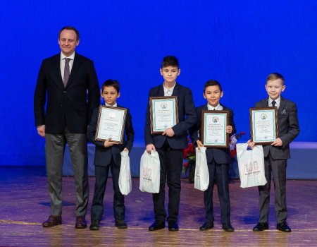 В Уфе вручили награды за поддержку 100-летнего юбилея Мустая Карима