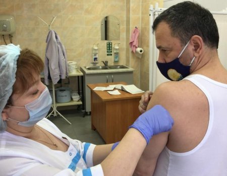 Рустем Ахмадинуров прошел первый этап вакцинации от коронавируса