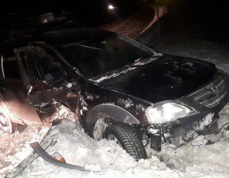 В Башкортостане автомобиль «Лада Ларгус» врезался в ограждение, есть пострадавший