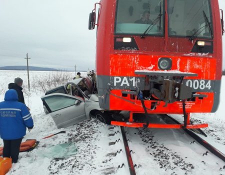 В Башкортостане два человека погибли при ДТП на железнодорожном переезде