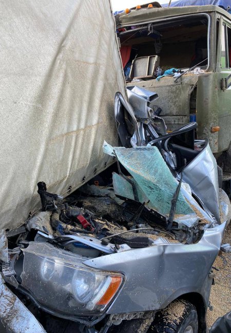 В Башкортостане столкнулись две фуры и Mitsubishi Lancer: есть погибшие