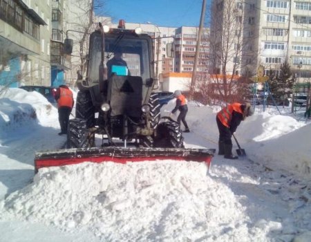 В Уфе после субботника вывезли 80 грузовиков снега и 40 – мусора