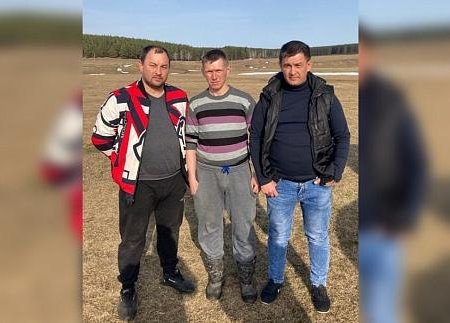 Жители Башкортостана спасли дрейфующих на льдине подростков
