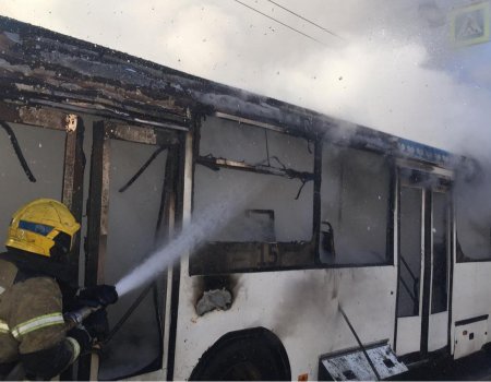 В Уфе загорелся пассажирский автобус «НефАЗ»