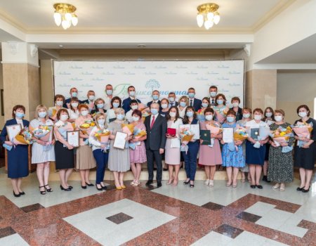 В Башкортостане в День медика лучшие работники отрасли получили госнаграды