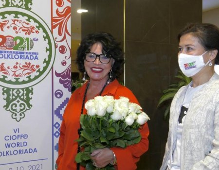 Посол Всемирной фольклориады Надежда Бабкина прибыла в аэропорт Уфы