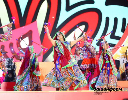 В Башкортостане на Фольклориаде выступает лучшая индийская группа