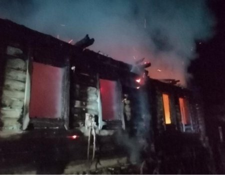 В Башкортостане при пожаре в жилом доме погибли два человека