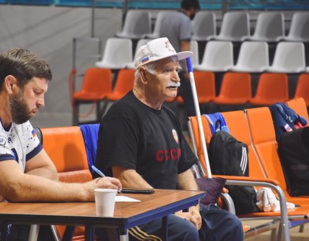 Тренер из Чечни с 50-летним стажем отметил роль Радия Хабирова в подготовке к ЧМ по борьбе