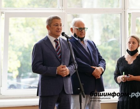 Радий Хабиров и Ненад Лалович посетили школу олимпийского резерва по спортивной борьбе