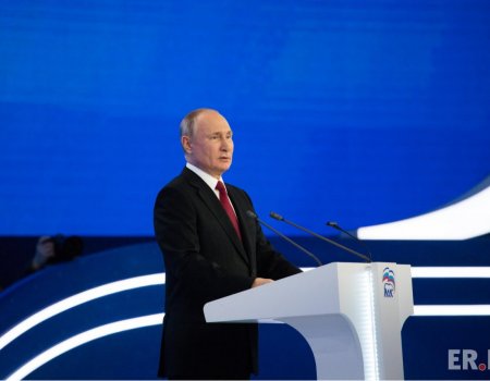 Владимир Путин запретил списывать выплаты на детей в счет долгов