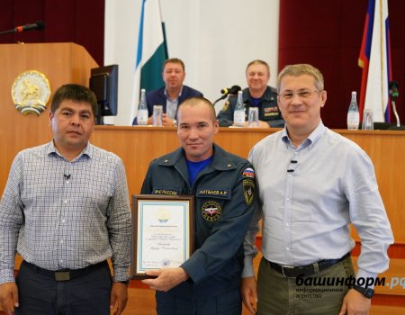 Радий Хабиров поблагодарил пожарных и волонтёров за тушение лесных пожаров