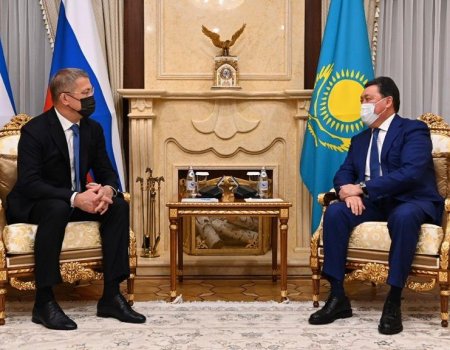 Радий Хабиров провел рабочую встречу с премьер-министром Казахстана Аскаром Маминым