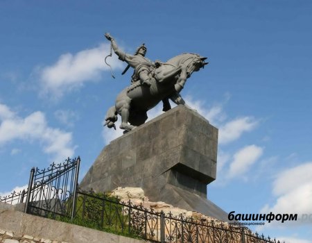 Памятник Салавату Юлаеву в Уфе снимут с постамента и отреставрируют на той же площадке