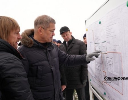 Радий Хабиров посетил строящийся парк «Патриот» в Алкино-2