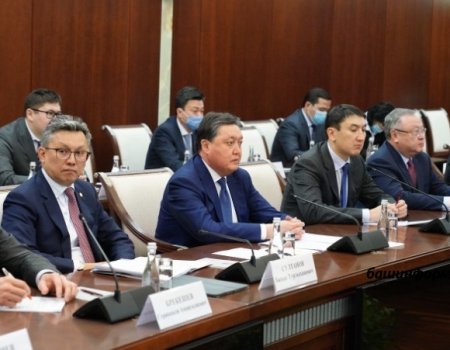 Глава Башкортостана Радий Хабиров встретился с премьер-министром Казахстана Аскаром Маминым