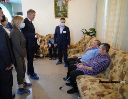 Радий Хабиров посетил Ишимбайское отделение стационарного соцобслуживания пожилых и инвалидов