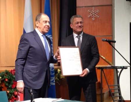 Радию Хабирову вручили сертификат о присвоении «Янган-Тау» статуса Глобального геопарка ЮНЕСКО
