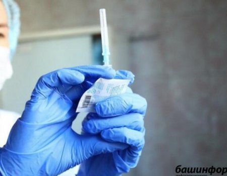 Глава Башкортостана Радий Хабиров получил четвертую дозу прививки от ковида