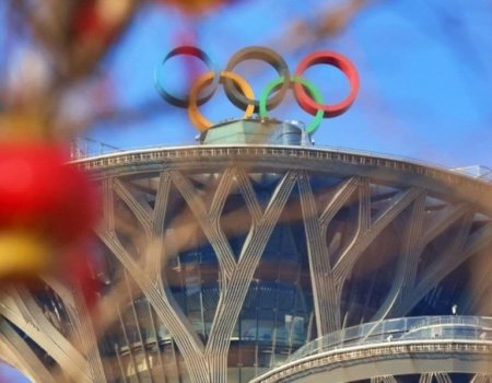 Знаменосцами российской сборной на открытии Олимпиады в Пекине стали Фаткулина и Шипачёв