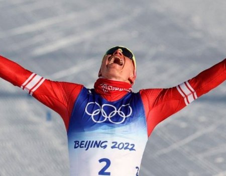 Российский лыжник Александр Большунов завоевал вторую медаль на Олимпиаде в Пекине