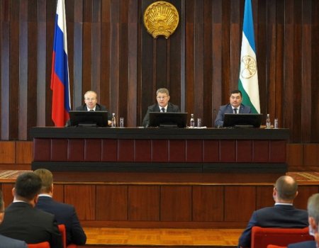 Радий Хабиров обсудил с главами муниципалитетов развитие региона в условиях санкций Запада